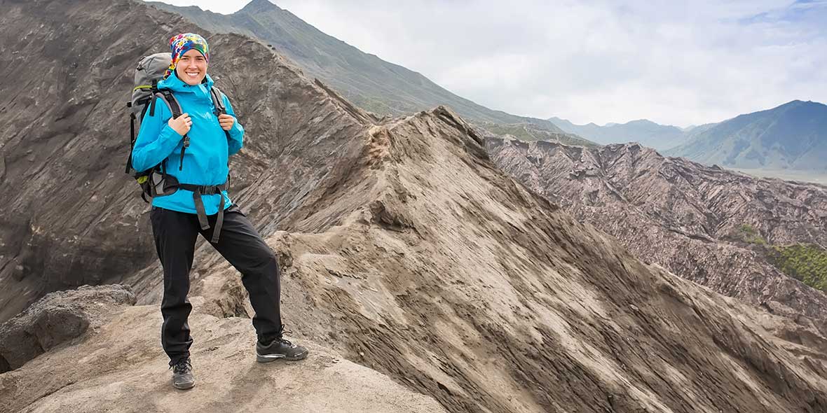 Hooded Jacket Trends for 2024: What’s Hot in Outerwear? - Baleaf Sports