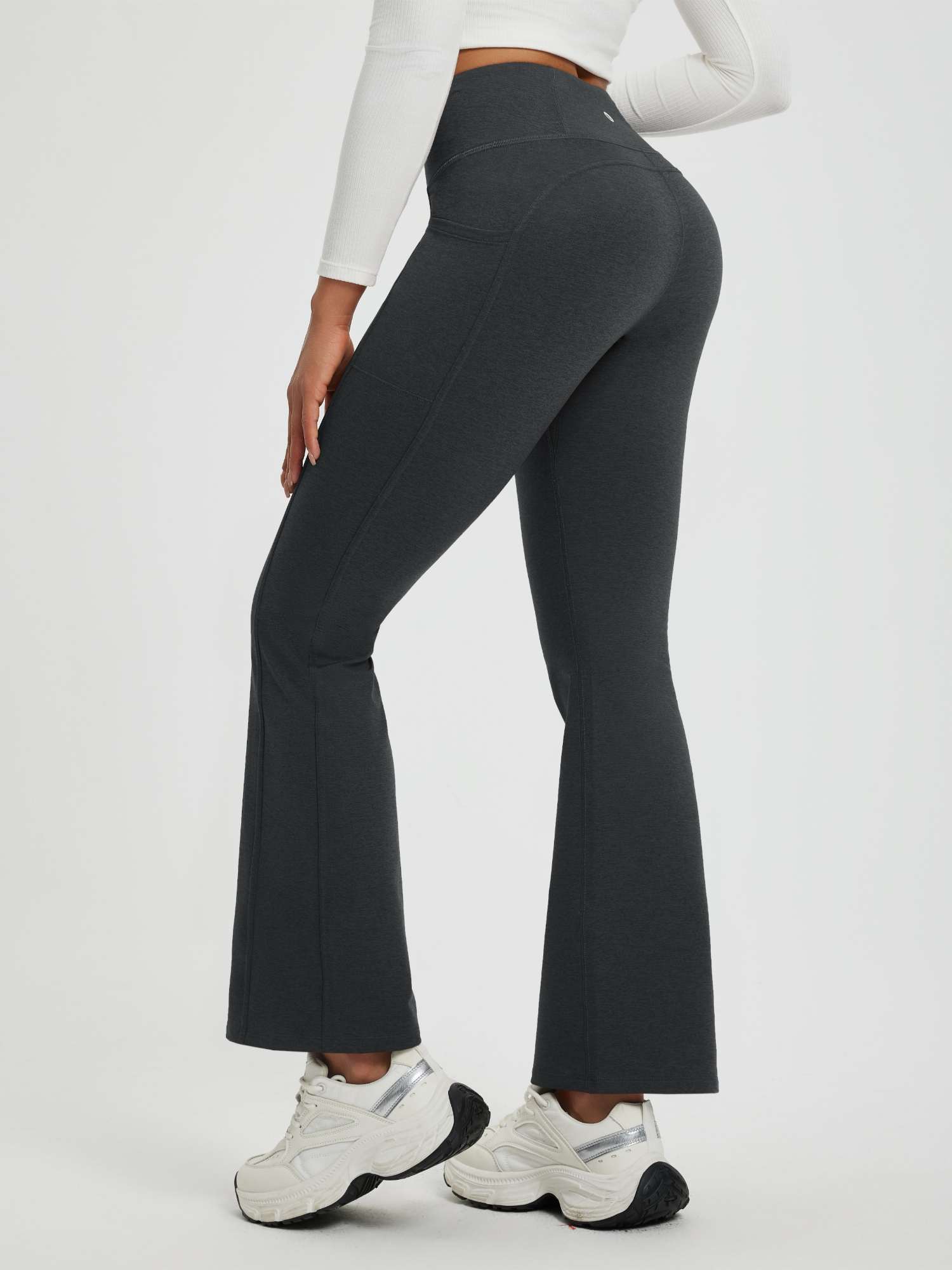 Women's dark grey high-waisted flared fleece yoga pants #color_Black