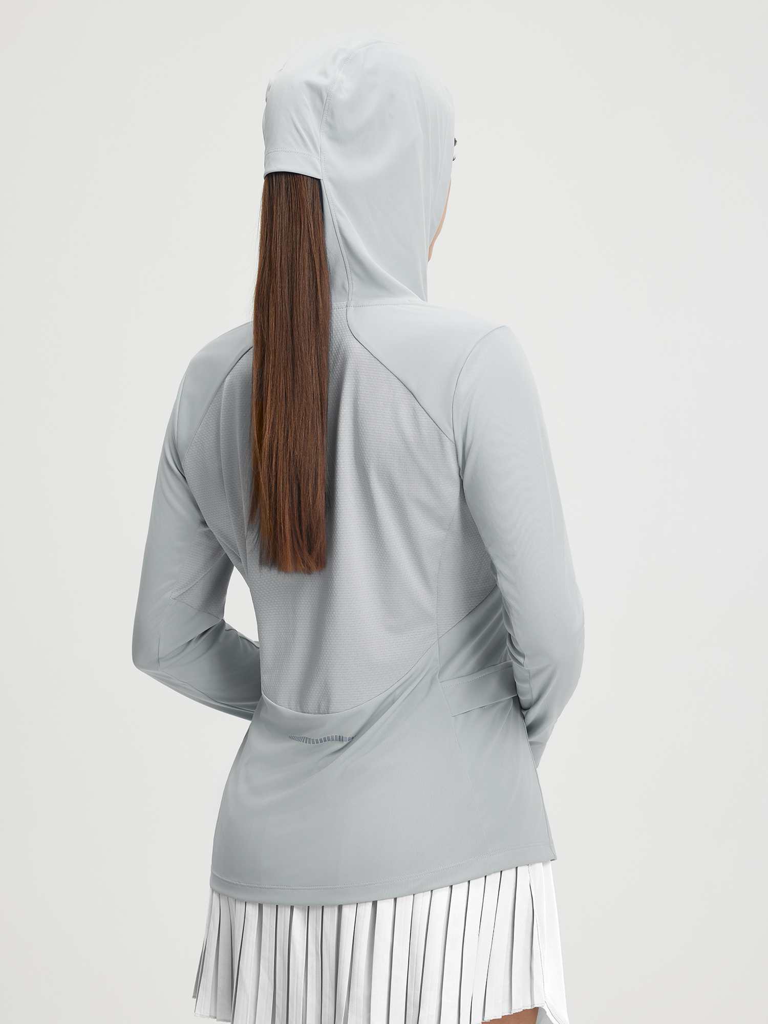 Baleaf women's grey UPF 50+ sun shirt hoodie back view with mesh panels and ponytail hole #color_Light Gray