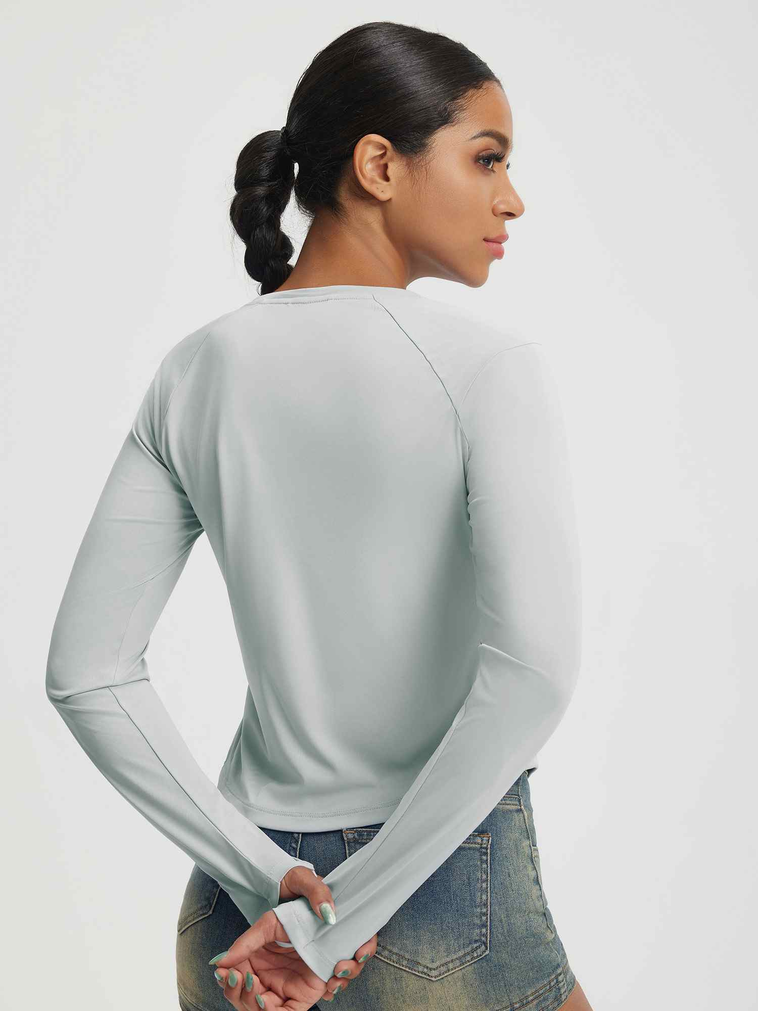 Baleaf UPF 50+ long-sleeve crop sun shirt in light blue with thumbholes. #color_Light Gray
