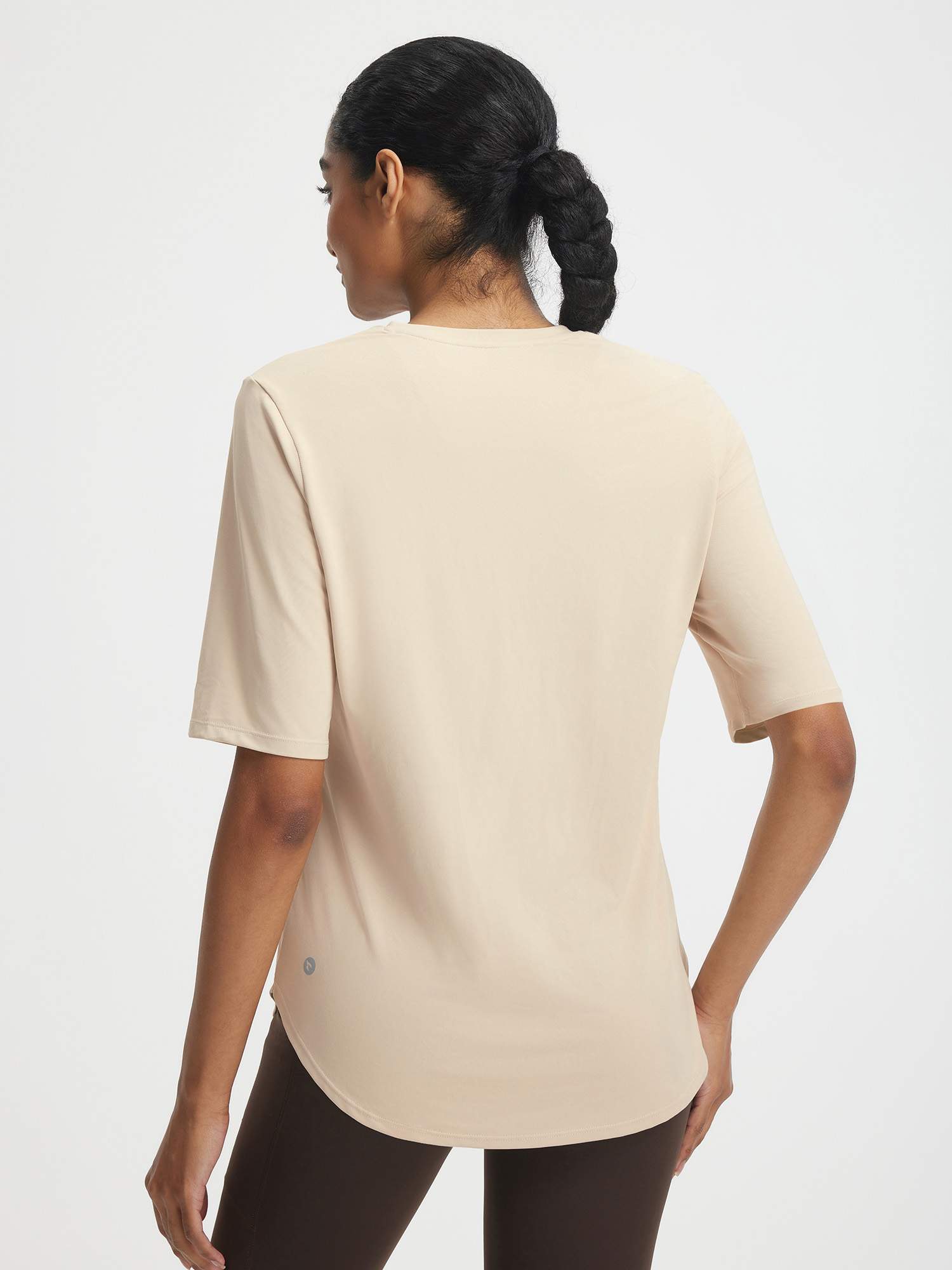 Baleaf women's beige athletic shirt, moisture-wicking fabric, half sleeves, curved hem, UPF 50+ #color_Beige